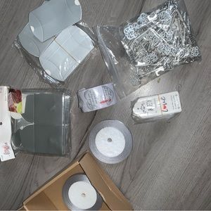 Wedding reception guests favor set